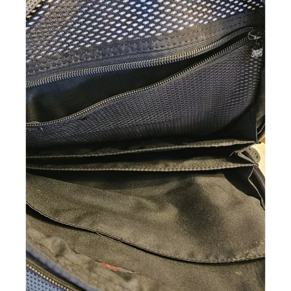 TUMI Black & Gray Backpack with Multiple Compartments Padded Straps Great Cond - Picture 7 of 10